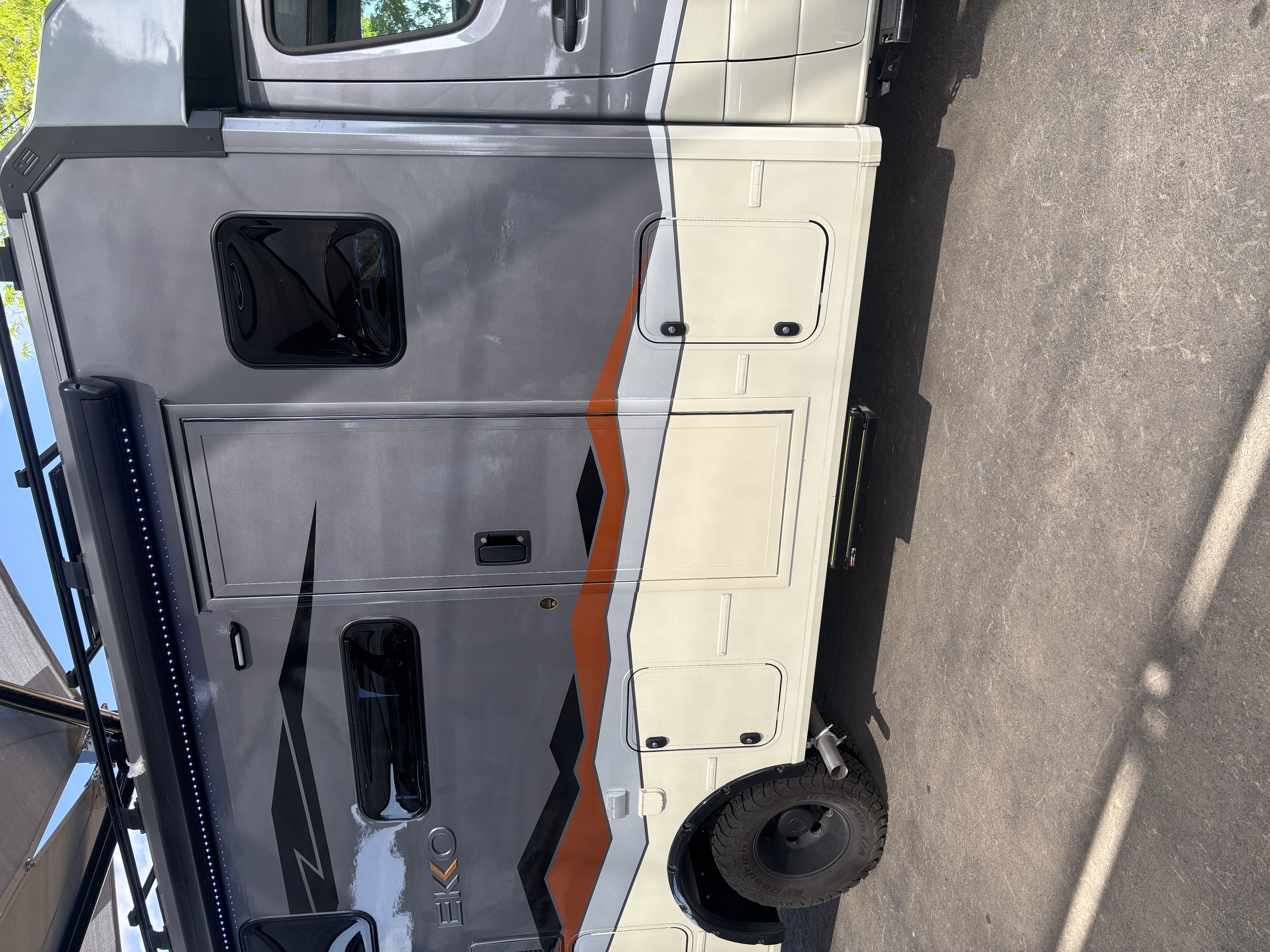 After: Class A motorhome with mirror gloss paint restored